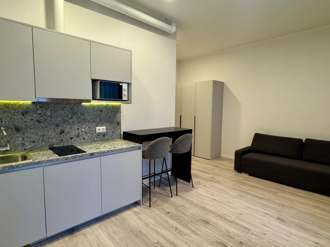 Mēbelēts Studio dzīvoklis Rīgas Centrā.  Tas atrodās restaurētā vēsturiskā jūgendstila Rīga - foto 1
