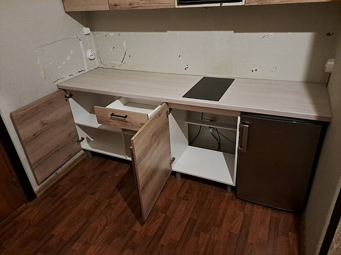 Mazlietots virtuves mēbeļu komplekts ar virtuves tehniku ļoti labā stavoklī. Mēbeļu korpusi -... Rīga - foto 3