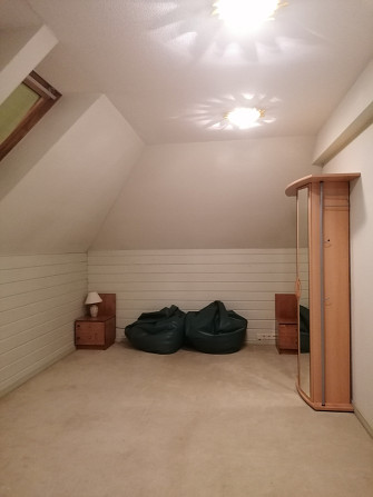 Auto stāvvieta vienai automašīnai ir iekļauta cenā. Īpašnieks izīrē divstāvu dzīvokļi privātmājā... Рига - изображение 4