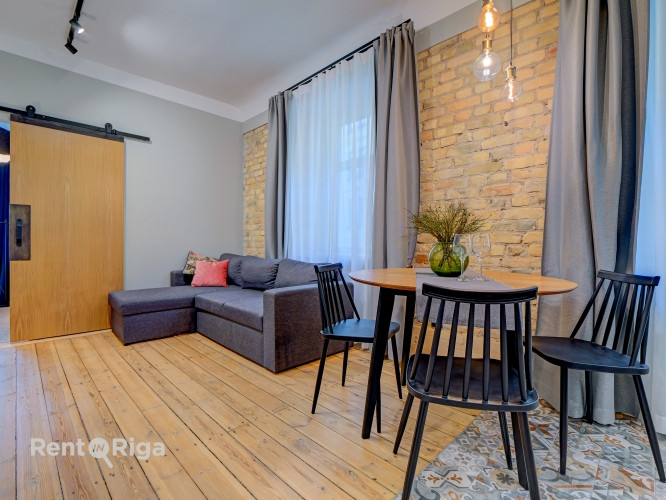 Lieliska iespēja dzīvot Rīgas centrā  renovētā un mājīgā projektā.  Piedāvājam Rīga - foto 12