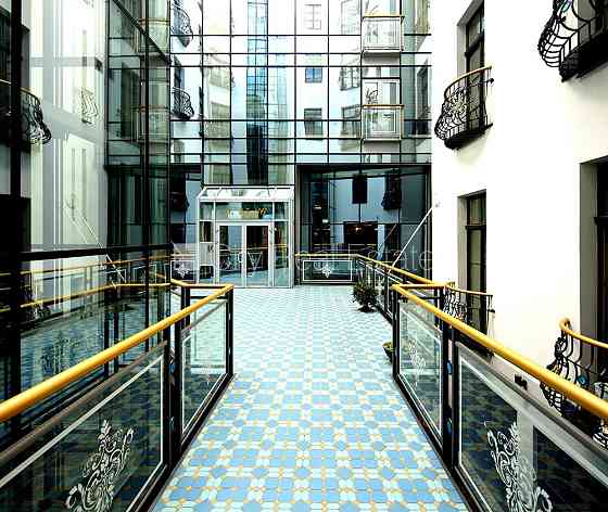 Фасадный дом, реновированный дом, благоустроенная озеленённая территория, Rīga