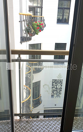 Фасадный дом, реновированный дом, благоустроенная озеленённая территория, Рига - изображение 17