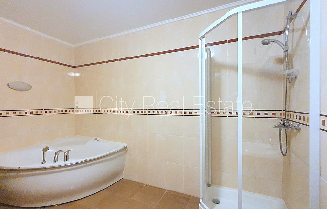 Zeme īpašumā, pagalma ēka, labiekārtota apzaļumota teritorija, vieta automašīnai, Rīga - foto 8