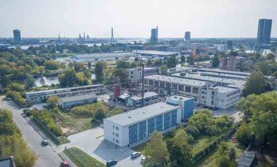 Сдаётся в аренду офисное здание в Ильгюциемсе.  Общая площадь здания: 1500 м 1-й этаж Rīga