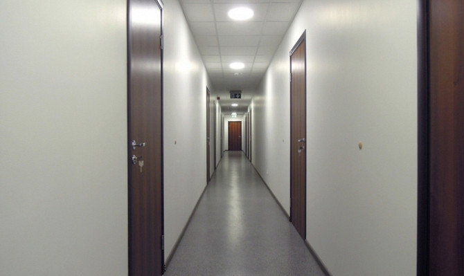 Izīrē biroju ēku Iļģuciemā.  Kopējā ēkas platība 1500 m2. 1. stāva platība 462m2;  2. Rīga - foto 4