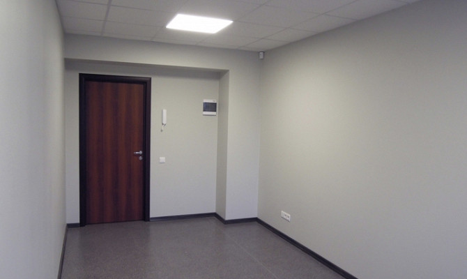 Izīrē biroju ēku Iļģuciemā.  Kopējā ēkas platība 1500 m2. 1. stāva platība 462m2;  2. Rīga - foto 8