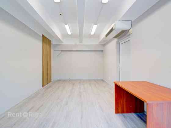 СДАЁТСЯ ОФИС В "KRASTA BIROJI", УЛ. МАЗА КРАСТА 83, РИГА  Офисное помещение площадью 20 м в Рига