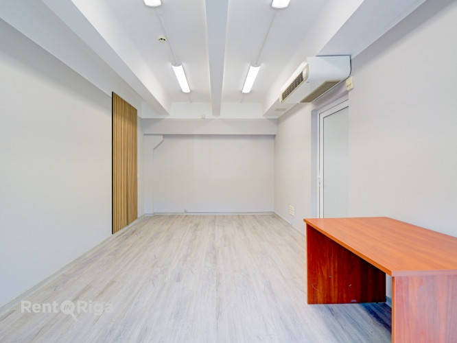 СДАЁТСЯ ОФИС В "KRASTA BIROJI", УЛ. МАЗА КРАСТА 83, РИГА  Офисное помещение площадью 20 м в Рига - изображение 3