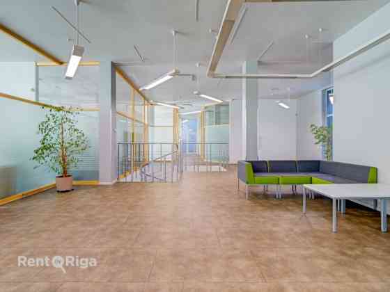 СДАЁТСЯ ОФИС В "NERETAS BIROJI", УЛ. НЕРЕТАС 2K1-107, РИГА  Офисное помещение площадью 14.4 м в Рига