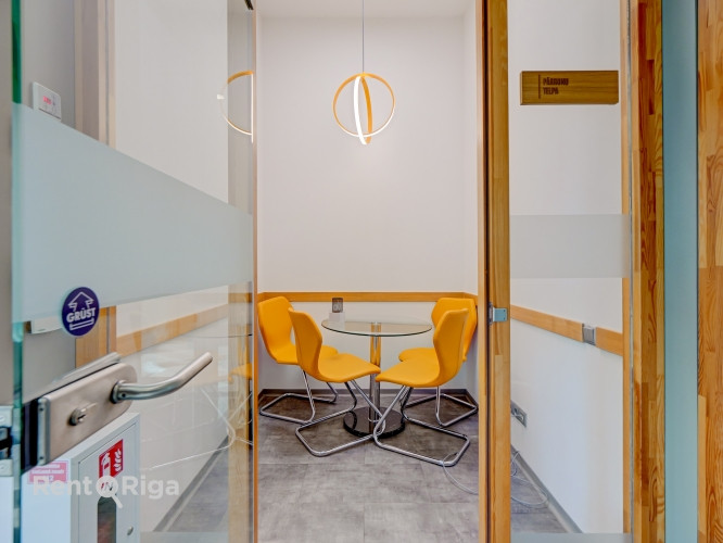 СДАЁТСЯ ОФИС В "NERETAS BIROJI", УЛ. НЕРЕТАС 2K1-107, РИГА  Офисное помещение площадью 14.4 м в Рига - изображение 9