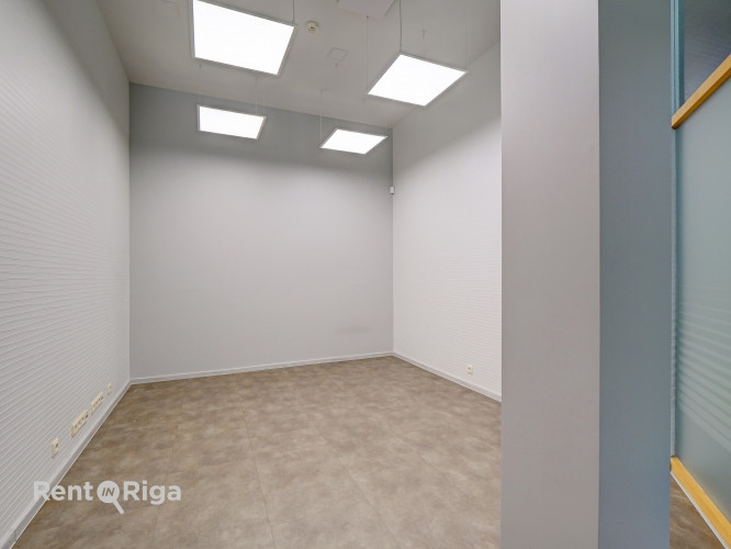 СДАЁТСЯ ОФИС В "NERETAS BIROJI", УЛ. НЕРЕТАС 2K1-107, РИГА  Офисное помещение площадью 14.4 м в Рига - изображение 2