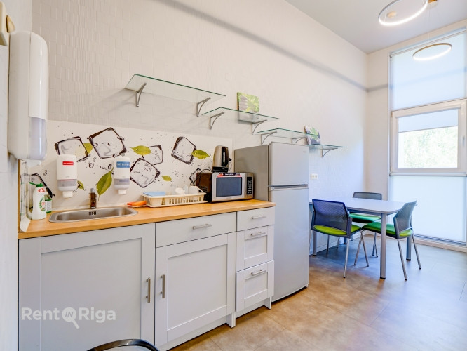 СДАЁТСЯ ОФИС В "NERETAS BIROJI", УЛ. НЕРЕТАС 2K1-107, РИГА  Офисное помещение площадью 14.4 м в Рига - изображение 8