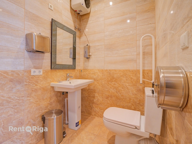Jaunas, plašas un modernas telpas Klusajā centrā  Piedāvājam nomai mūsdienīgas un stilīgas Rīga - foto 8