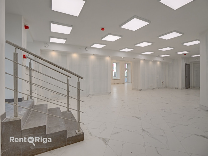 Jaunas, plašas un modernas telpas Klusajā centrā  Piedāvājam nomai mūsdienīgas un stilīgas Rīga - foto 3