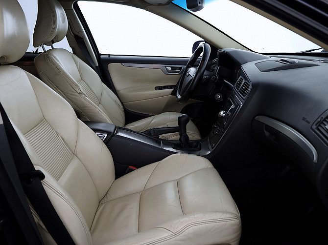 Volvo V70 Summum AWD 4x4 2.4 D5 136kW Таллин - изображение 6