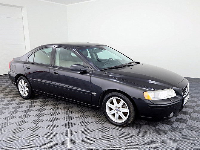 Volvo S60 Summum Facelift ATM 2.4 D5 136kW Таллин - изображение 1