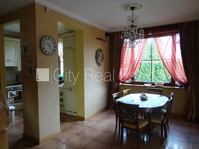 Фасадный дом, реновированный дом, закрытый двор, вход с улицы и со двора, лифт, Рига - изображение 16