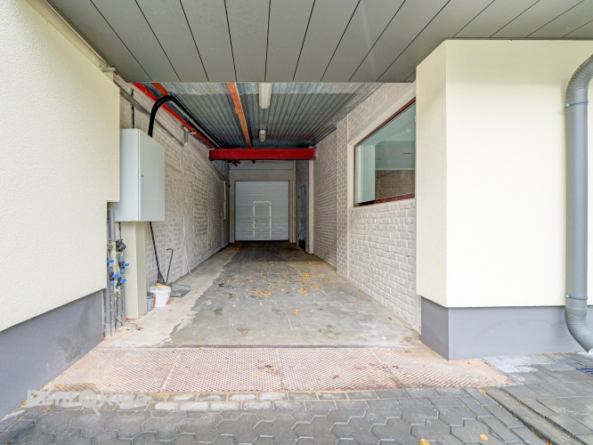 Plašas apkurināmas noliktavas telpas ar paceļamajiem vārtiem Klusajā centrā.  Piedāvājam Rīga - foto 5