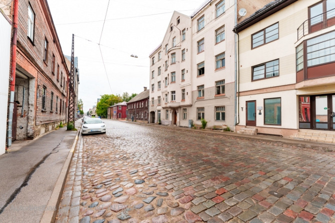 Tiek pārdots renovēts 2-istabu dzīvoklis Rīgas centrā. Dzīvoklis pārdodas ar kvalitatīvu Rīga - foto 5