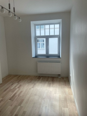 Tiek pārdots renovēts 2-istabu dzīvoklis Rīgas centrā. Dzīvoklis pārdodas ar kvalitatīvu Rīga - foto 4