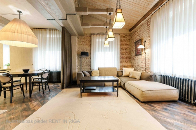 Ekskluzīvs divstāvu dzīvoklis Klusajā centrā  komforts, elegance un arhitektūra  Pārdošanā Rīga - foto 4