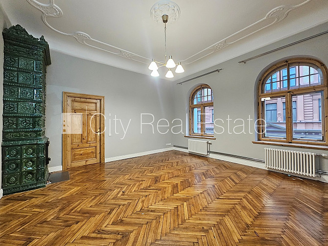 Fasādes māja, renovēta māja, slēgts pagalms, ieeja no ielas un pagalma, ir lifts, kāpņu Rīga - foto 2