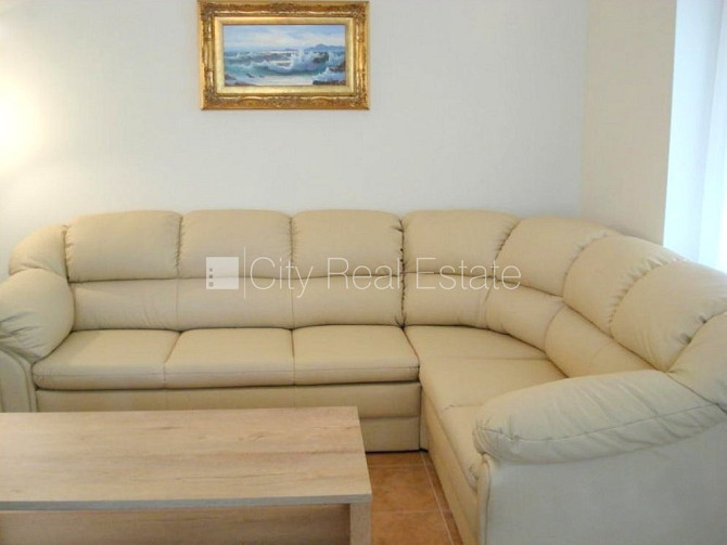 Fasādes māja, renovēta māja, slēgts pagalms, ieeja no ielas, kāpņu telpa pēc kapitālā Rīga - foto 20