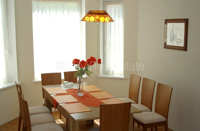 Fasādes māja, renovēta māja, slēgts pagalms, ieeja no ielas, kāpņu telpa pēc kapitālā Rīga - foto 19