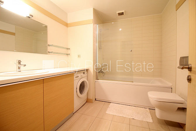 Fasādes māja, renovēta māja, slēgts pagalms, ieeja no ielas un pagalma, kāpņu telpa pēc Rīga - foto 9