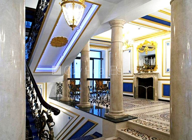 Fasādes māja, restaurēta māja, ieeja no ielas, mansards, logi vērsti mājas abās pusēs, Rīga - foto 12