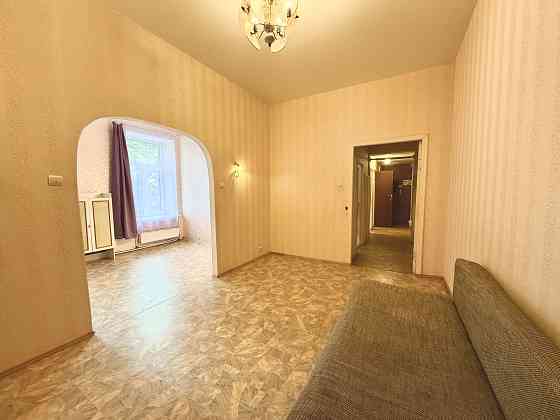 Tiek pārdots gaišs un plašs trīsistabu dzīvoklis centrā. Lieliska izvēle tiem, kas novērtē... Rīga