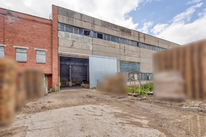 Pieejamas ražošanas/noliktavas telpas:  Divi celtņi ar pacelšanas jaudu 5 t katrs; Apsargāta Rīga - foto 1