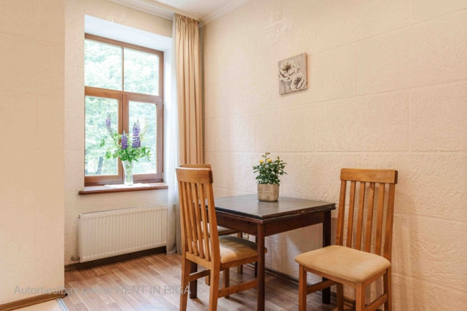 Silts un gaišs 2 istabu dzīvoklis Āgenskalna sirdī  vieta, kur gribas palikt.  Šis dzīvoklis Rīga - foto 7