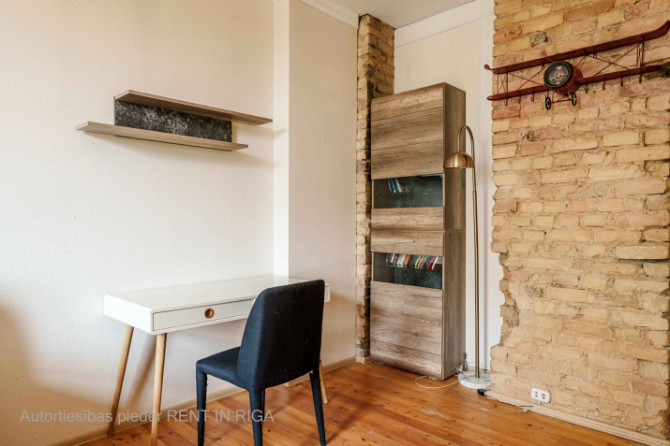 Pārdod mājīgu un siltu 1-istabas dzīvokli Rīgas centrā!  Gaišs, omulīgs un pilnībā Rīga - foto 1