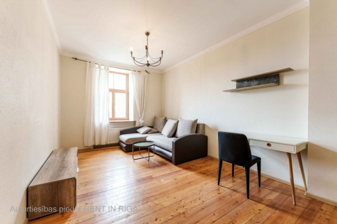 Pārdod mājīgu un siltu 1-istabas dzīvokli Rīgas centrā!  Gaišs, omulīgs un pilnībā Rīga - foto 3