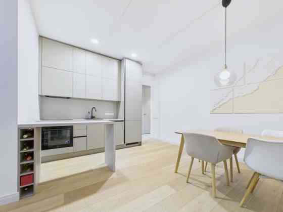 Элегантная 3-комнатная квартира в новом проекте Mežaparka Villages  Предлагается светлая Rīga