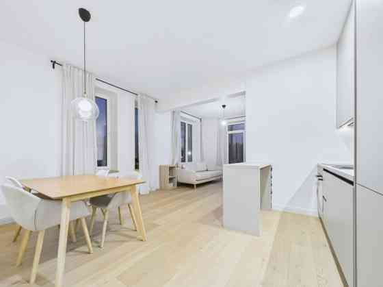 Элегантная 3-комнатная квартира в новом проекте Mežaparka Villages  Предлагается светлая Rīga