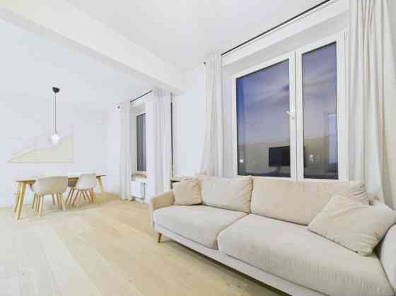 Элегантная 3-комнатная квартира в новом проекте Mežaparka Villages  Предлагается светлая Rīga