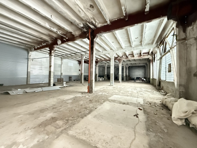 Iznomā noliktavas/ražošanas telpas  1. stāvā bez apkures.  Telpas atrodas ēkas 1. stāvā ar Rīga - foto 5