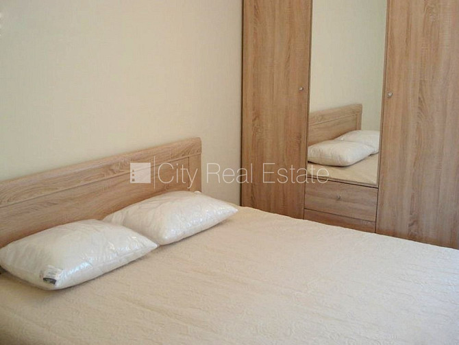 Фасадный дом, реновированный дом, закрытый двор, вход с улицы и со двора, Рига - изображение 14