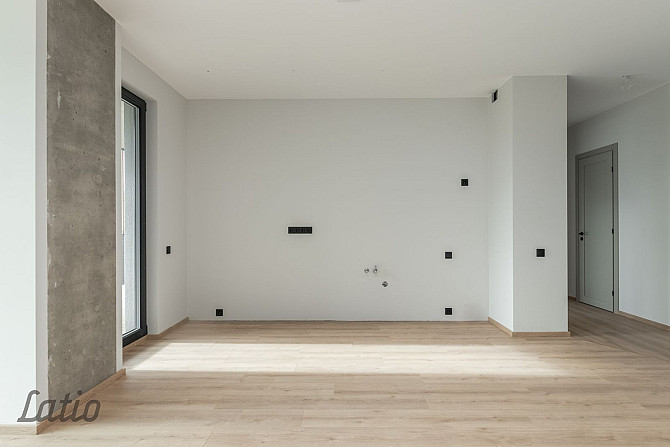 Ekskluzīvā vietā, Siguldas centrā, pieejams 4-istabu dzīvoklis ar plašu terasi. Pārdod Sigulda - foto 4