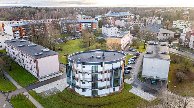 Ekskluzīvā vietā, Siguldas centrā, pieejams 4-istabu dzīvoklis ar plašu terasi. Pārdod Sigulda - foto 7