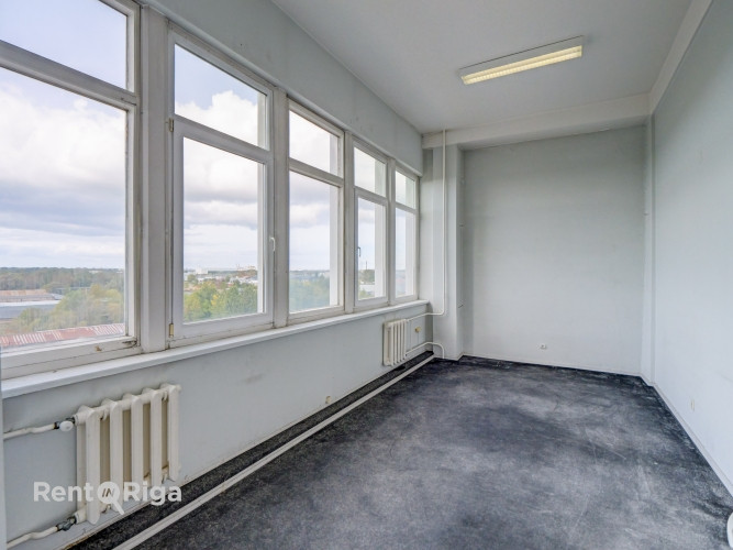 Kvalitatīvs, kompakta izmēra birojs renovētā ēkā  Ganību dambī 24D.  Birojs atrodas ēkas Rīga - foto 4