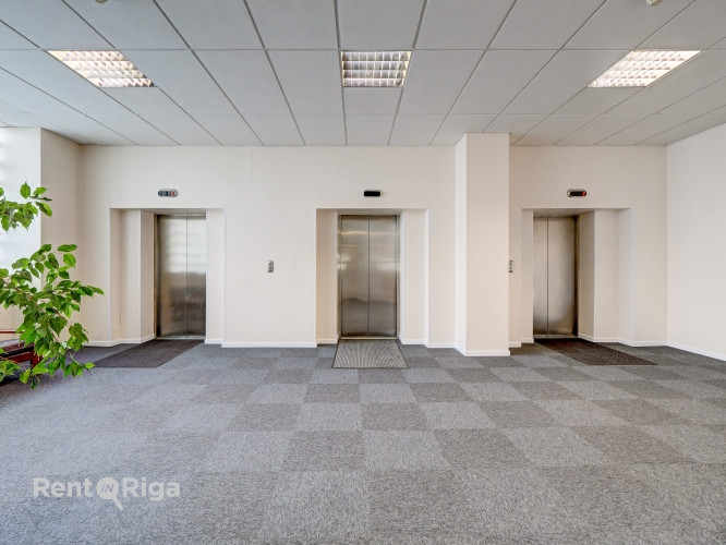 Kvalitatīvs, kompakta izmēra birojs renovētā ēkā  Ganību dambī 24D.  Birojs atrodas ēkas Rīga - foto 6