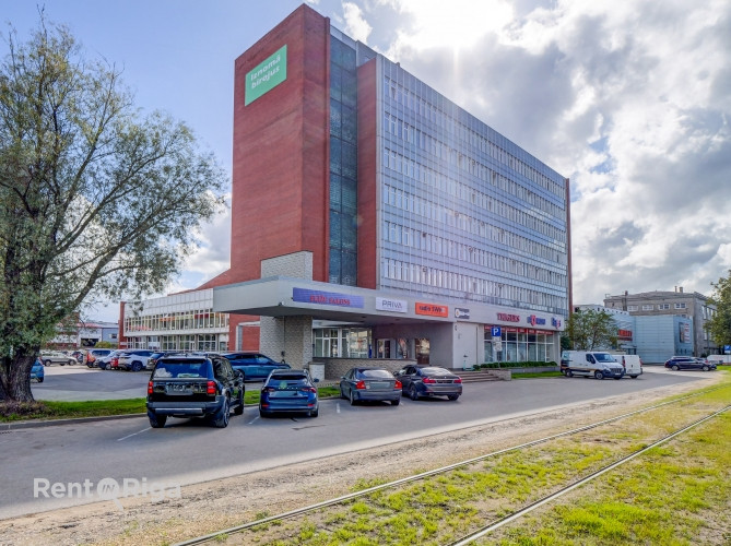 Kvalitatīvs, kompakta izmēra birojs renovētā ēkā  Ganību dambī 24D.  Birojs atrodas ēkas Rīga - foto 1