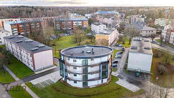 Ekskluzīvā vietā, Siguldas centrā, pieejams 3-istabu dzīvoklis ar plašu terasi. Pārdod modernu dzīvo Cигулда