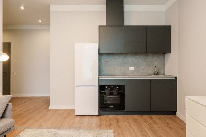 Pilnībā mēbelēts 2-istabu dzīvoklis jūgendstila ēkā Rīgas Centrā.  Krišjāņa Valdemāra Rīga - foto 9