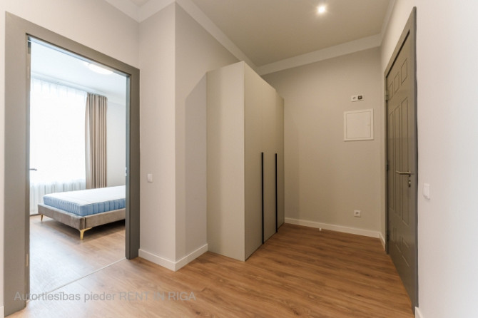 Pilnībā mēbelēts 2-istabu dzīvoklis jūgendstila ēkā Rīgas Centrā.  Krišjāņa Valdemāra Rīga - foto 4