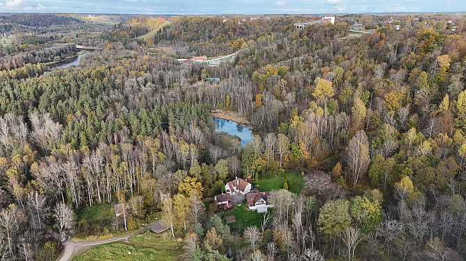 Ekskluzīvs īpašums Siguldas sirdī  Paceplīši

Pārdošanā īpašs īpašums vienā no Sigulda - foto 1