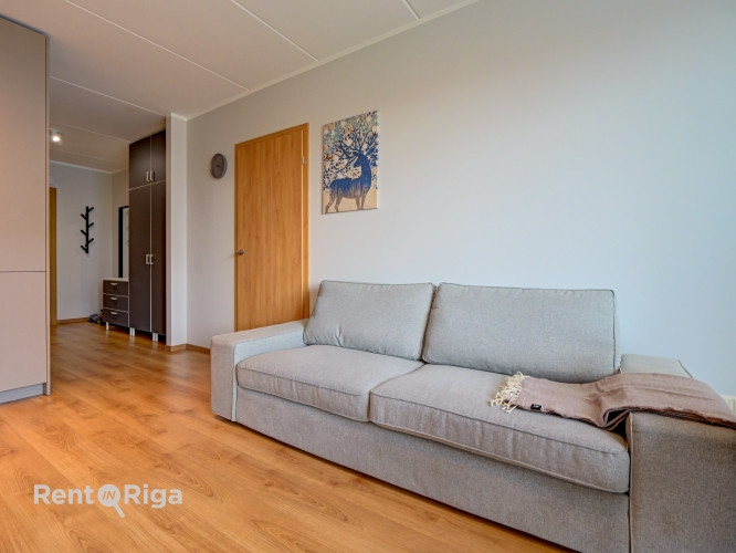 Izīrē gaišu 2 istabu dzīvokli projektā 